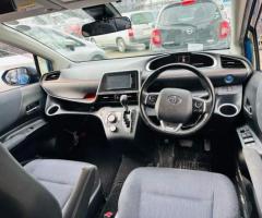 Toyota Sienta - 4