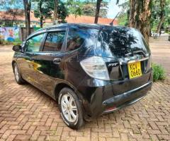 Honda Fit hybrid - 2
