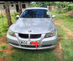 BMW 320i - 2
