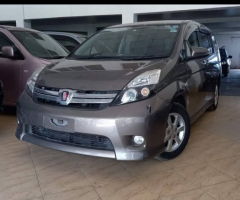 Brand New Toyota Isis - 3