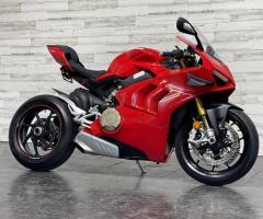 2021 Ducati PANIGALE V4S (+971561943867) - 3