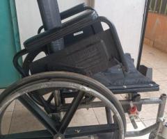 Used Breezy Wheelchair - Durable Mobility Solution! - 5