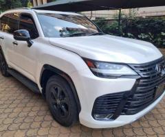 LEXUS LX600 - 8