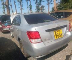 Toyota Axio 2012 - 4