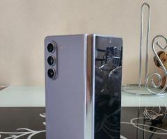 Samsung Z Fold 5.