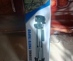 Unused tripod - 2