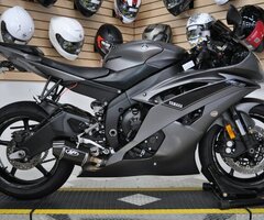 2016 YAMAHA R6.. contact me on whatsapp: +12268666609