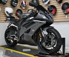 2016 YAMAHA R6.. contact me on whatsapp: +12268666609 - 2
