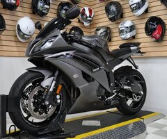 2016 YAMAHA R6.. contact me on whatsapp: +12268666609 - 4