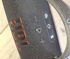 Jbl charge 6 in mint condition - 2